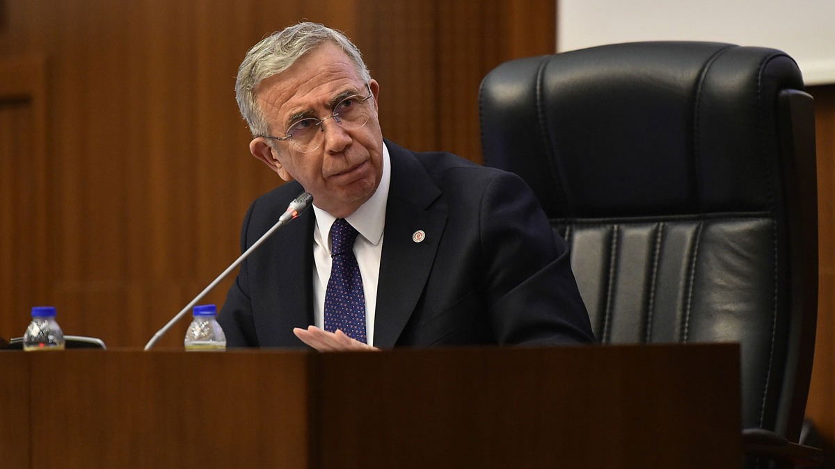 5 dakikalk arann ardndan ortalktan kayboldu! AK Parti'den Mansur Yava'a tepki