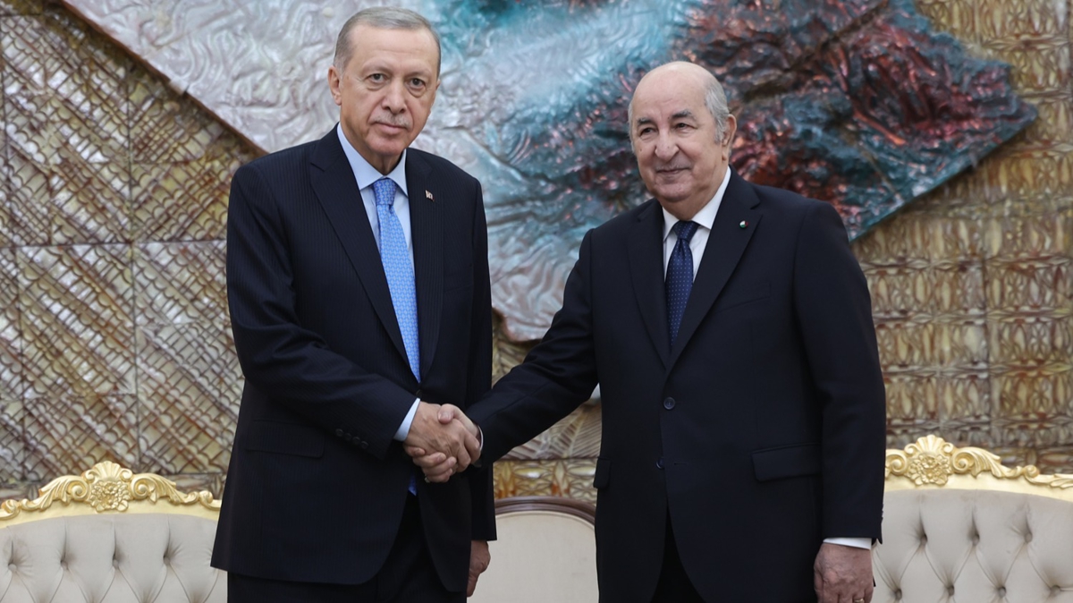 Cumhurbakan Erdoan Cezayir'de: Gazze'de esir takas iin Katar ile mterek alma ierisindeyiz