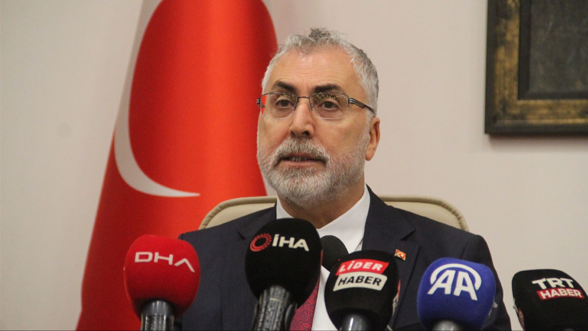 Bakan Işıkhan: Öğretmenlerimizin hepimizde bir izi var