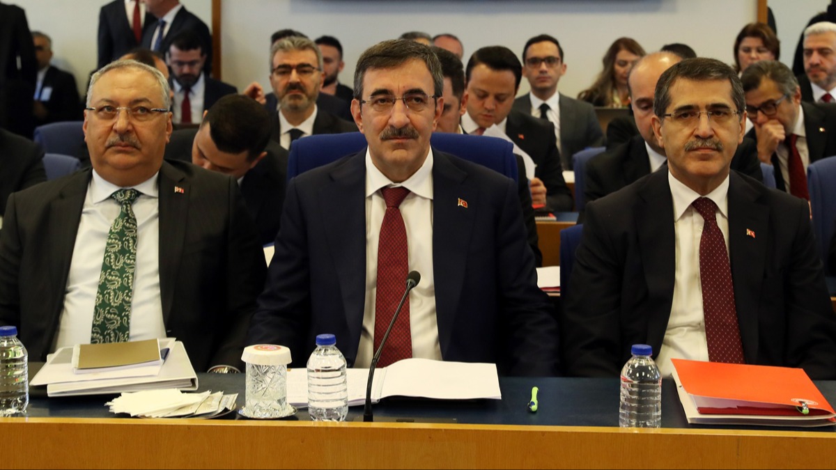 Deprem blgesi ayaa kaldrlyor... Cumhurbakan Yardmcs Ylmaz: Hak sahiplii almalarmz tamamland