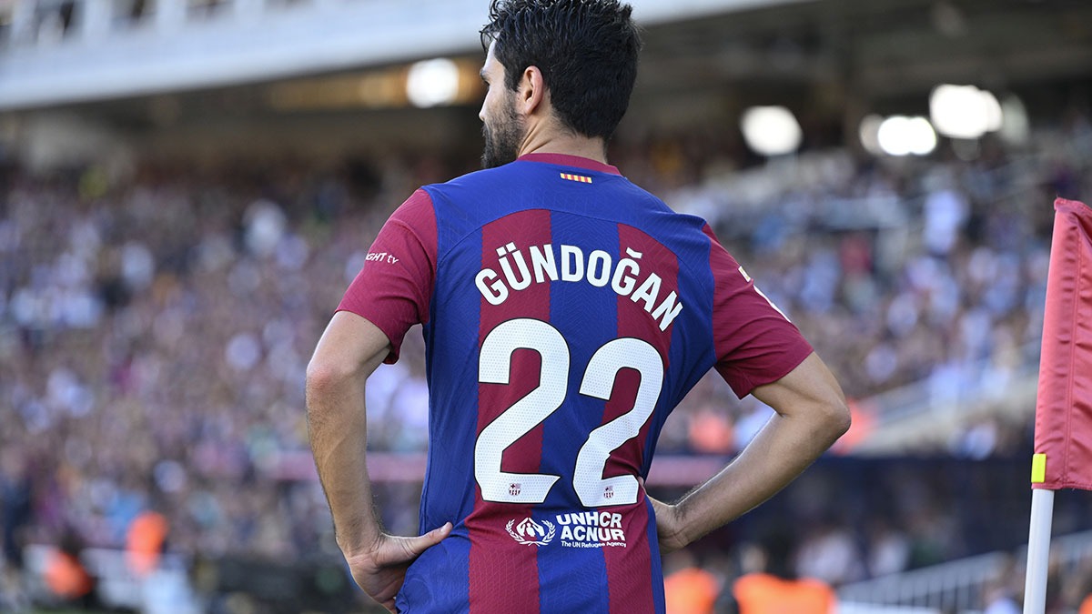 smi Galatasaray ile anlyordu! Xavi'den aklama geldi