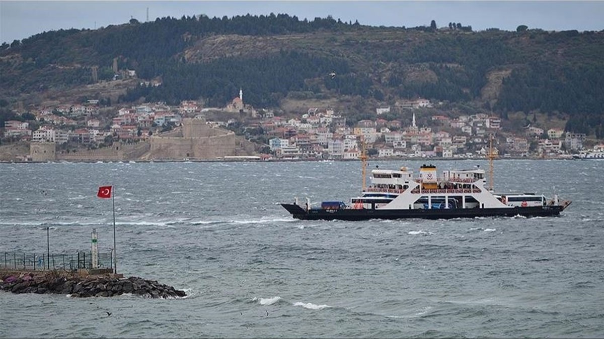 Gkeada ve Bozcaada'ya feribot seferleri olumsuz hava artlar nedeniyle iptal
