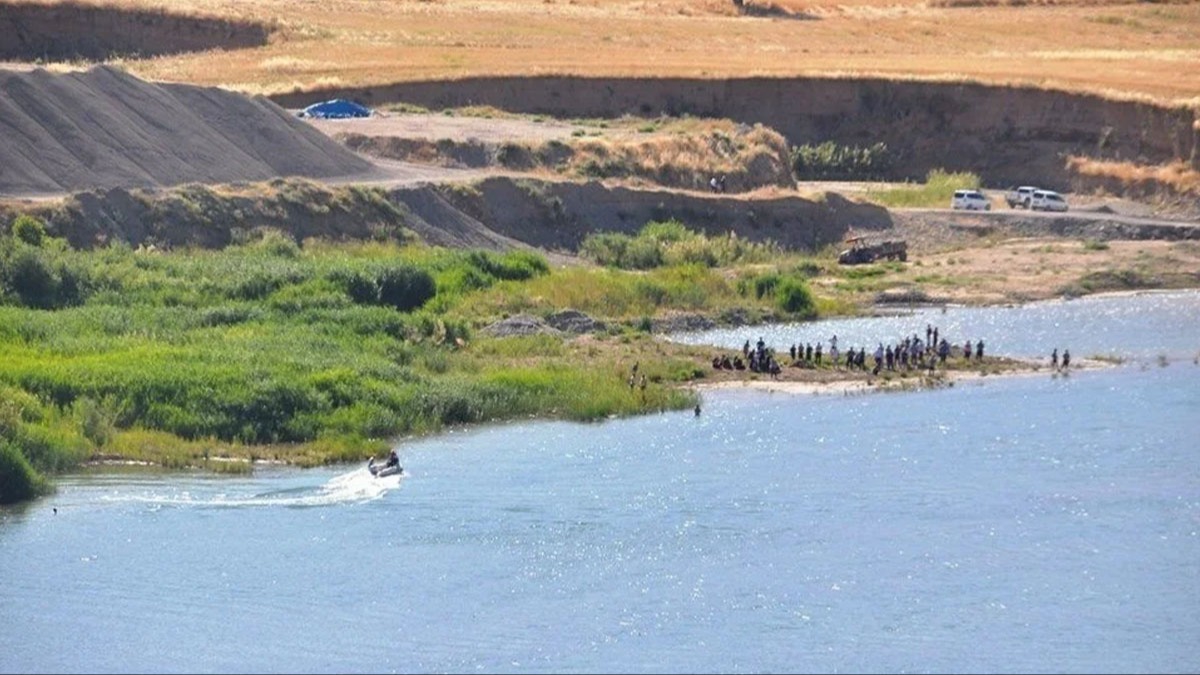 AFAD, Dicle Nehri'nde kaybolan gen iin arama almalarn srdryor