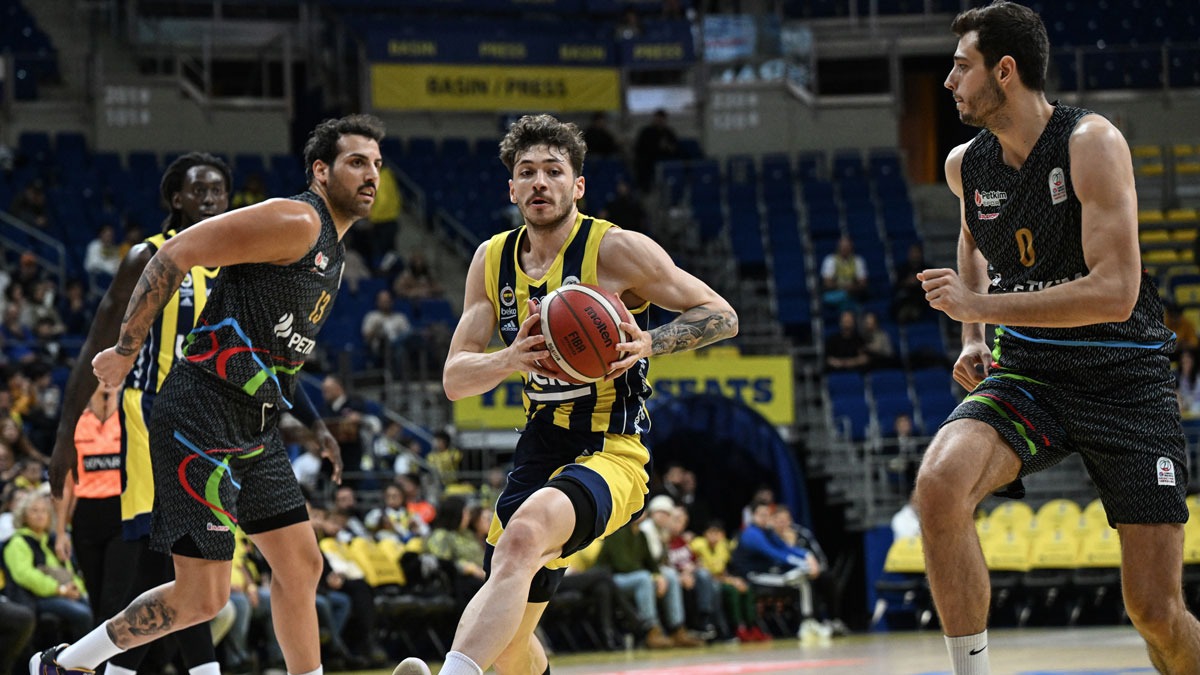 Fenerbahe Beko evinde hata yapmad