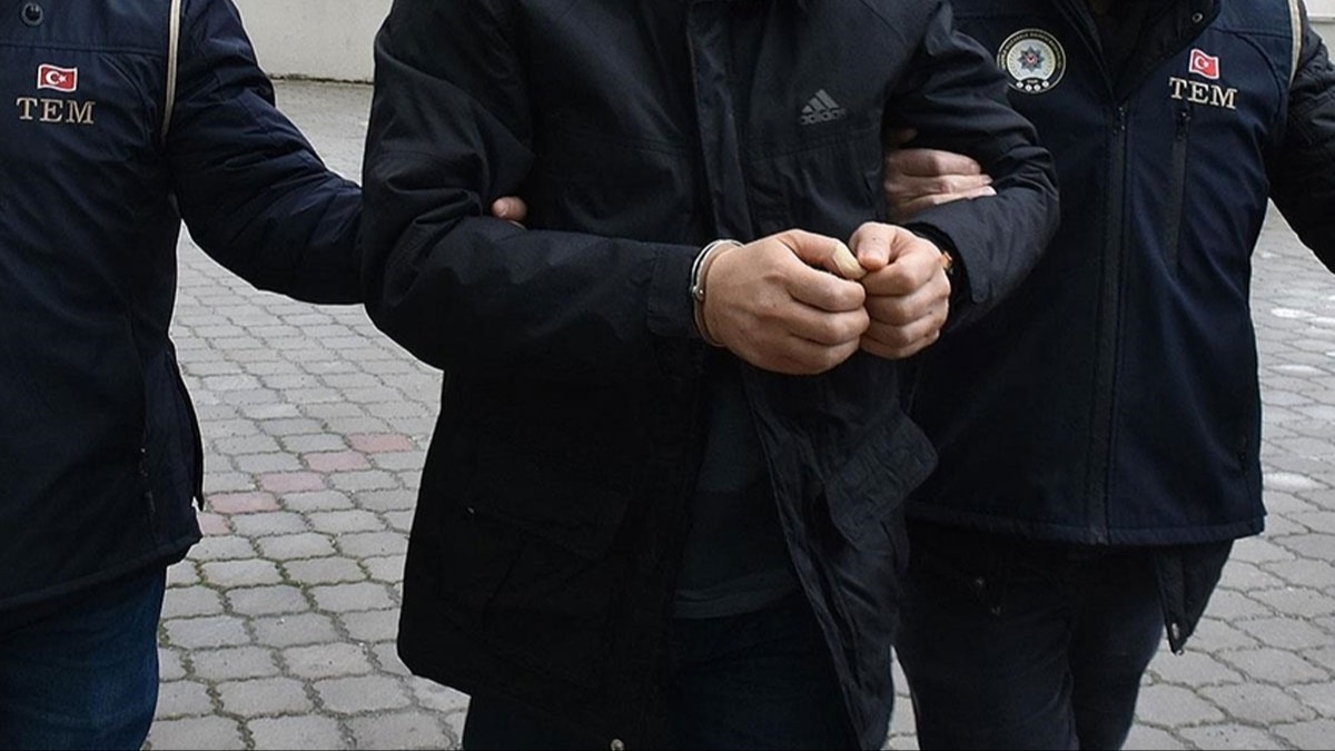 Hakknda 6 yl 3 ay kesinlemi hapis cezas olan FET'c eski retim grevlisi yakaland