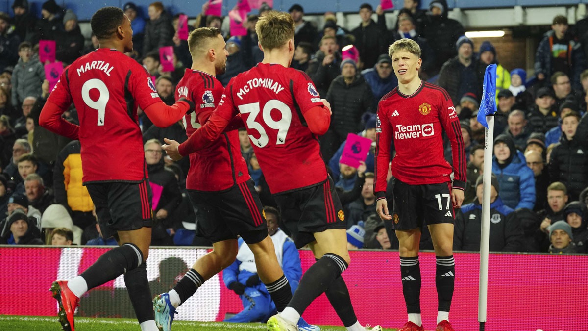 ManU, Everton deplasmannda zorlanmad
