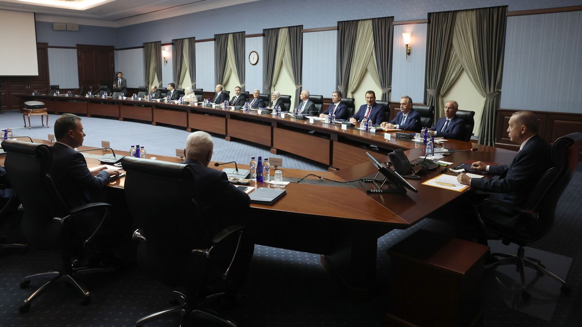 AK Parti MYK toplantısı sona erdi
