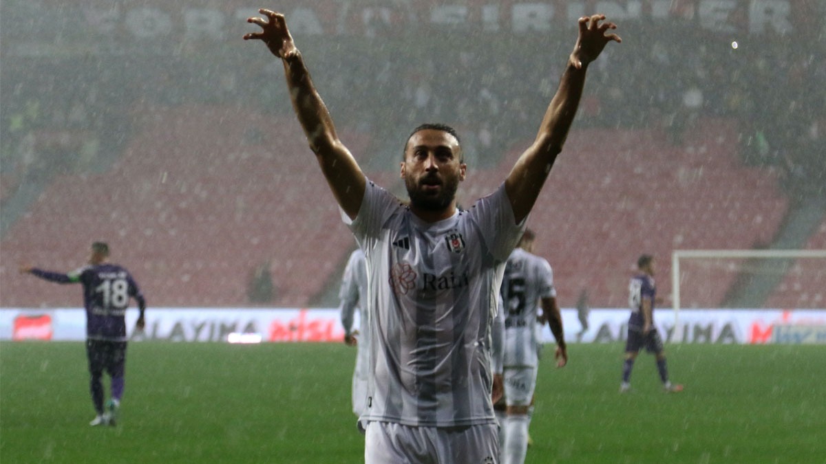 Burak Ylmaz' geride brakt! Cenk Tosun rekorun yeni sahibi