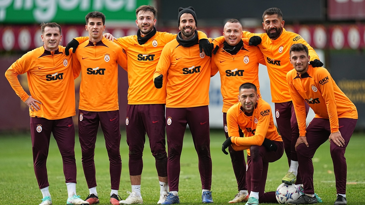 Galatasaray'da yedek oyuncularn hrs dikkat ekti