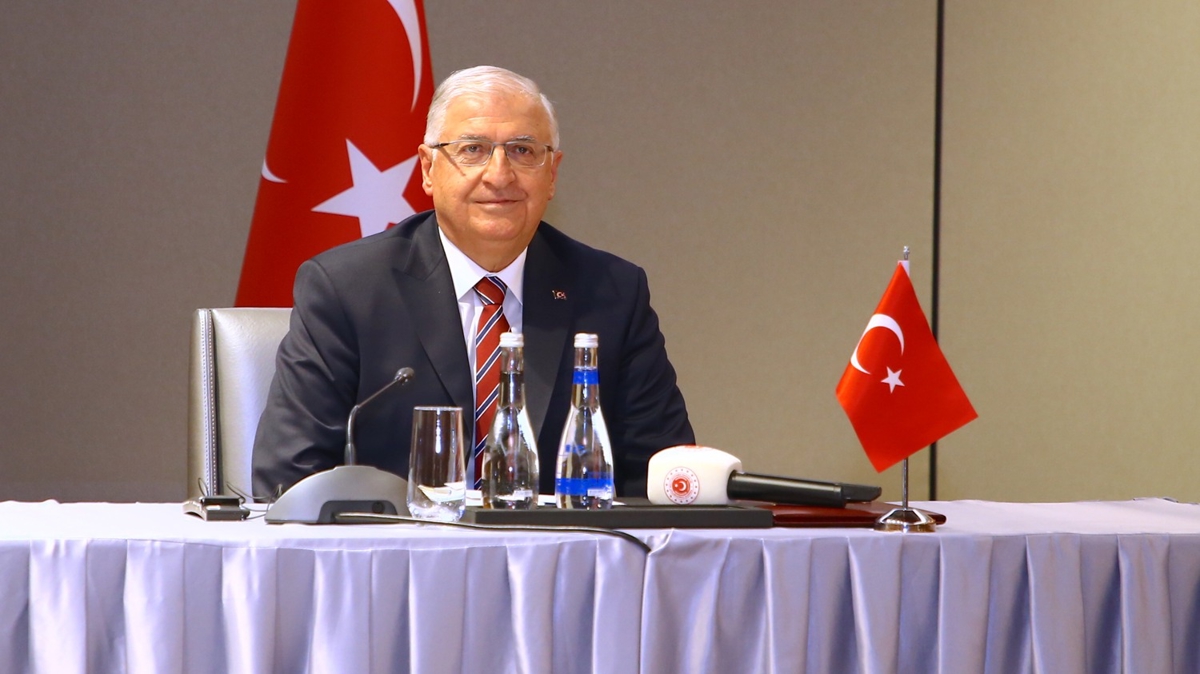 Milli Savunma Bakan Gler'den kararllk mesaj: Tek bir terrist kalmayncaya kadar devam edecektir