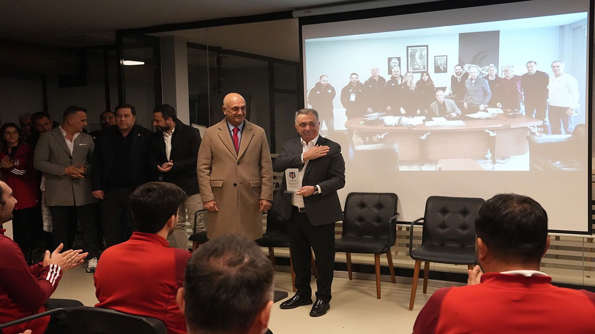 Ahmet Nur ebi'den sporculara veda ziyareti 
