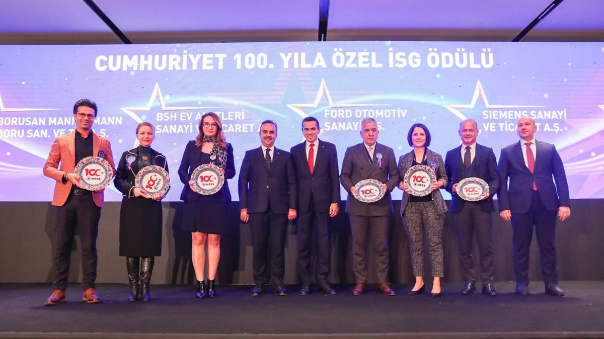 Bakan Kacr: Blgesinde g sahibi, dnyada sz sahibi bir Trkiye iin her sektrde daha fazla alyoruz
