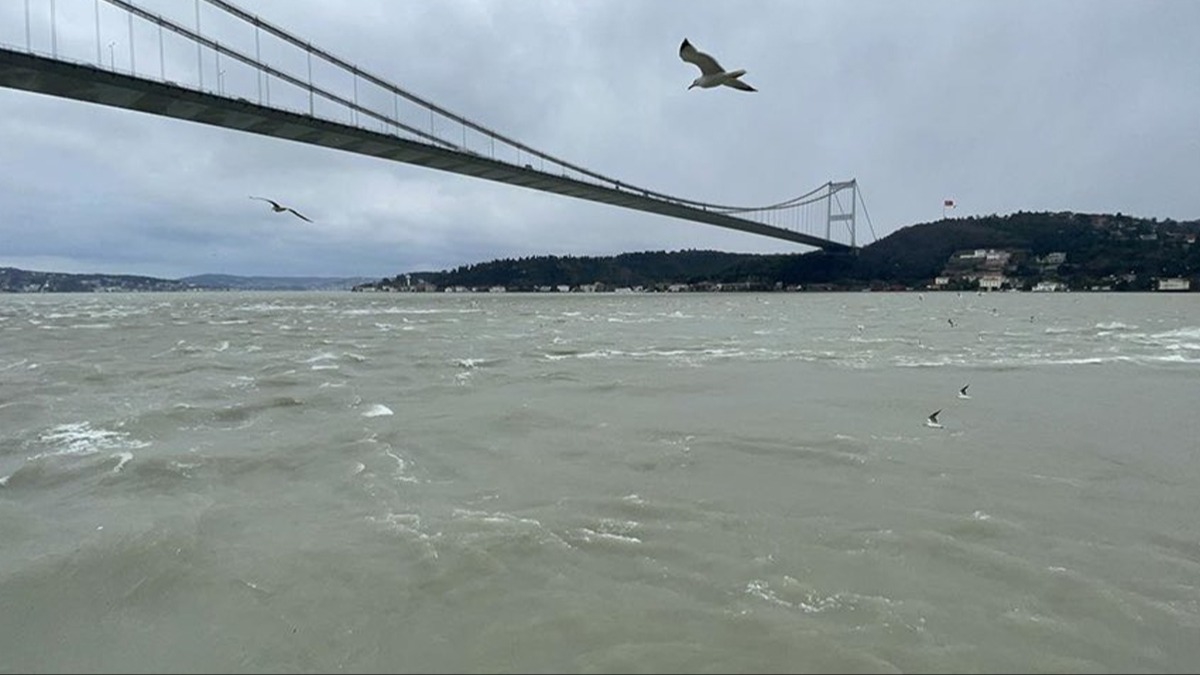 stanbul Boaz ift ynl gemi trafiine kapatld