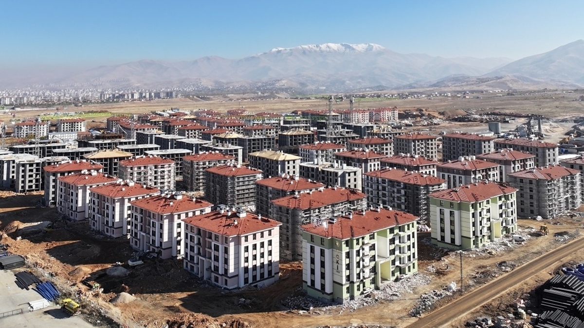 Malatya'da 3. etap 736 deprem konutu aralkta teslim edilecek