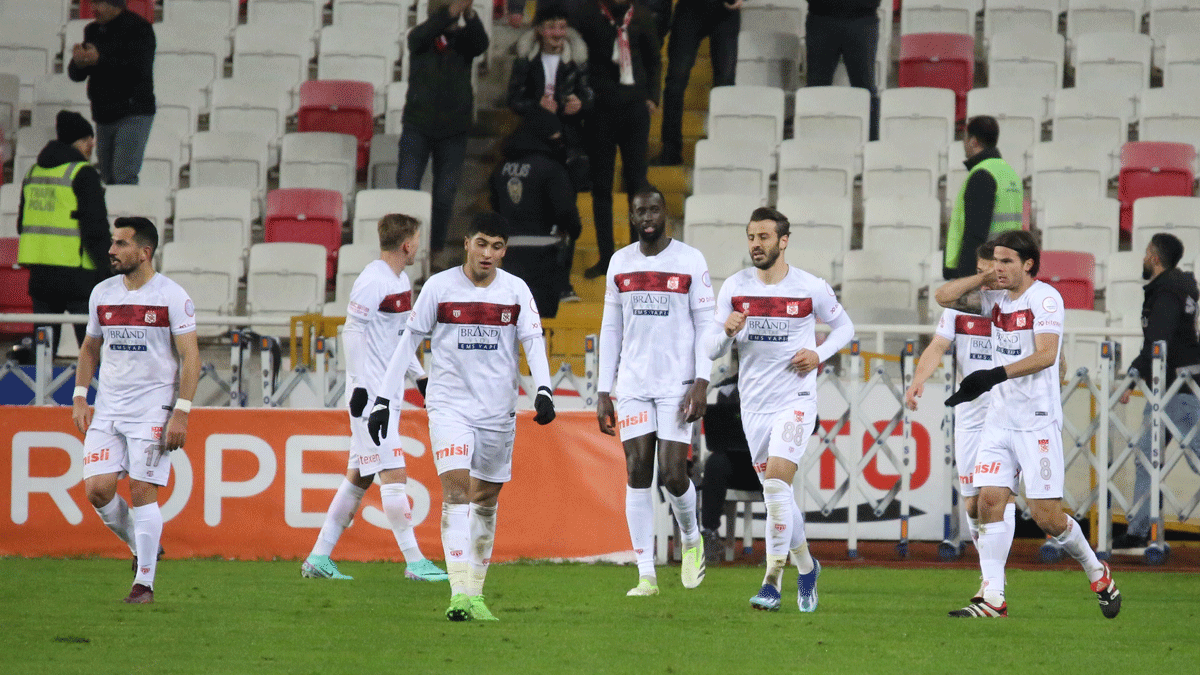 Sivasspor i sahada kayp!