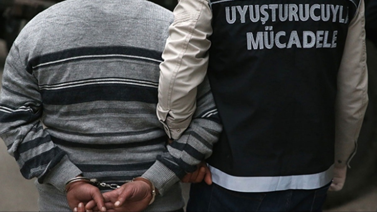 Baclar'da iki farkl adrese uyuturucu operasyonu: 2 gzalt