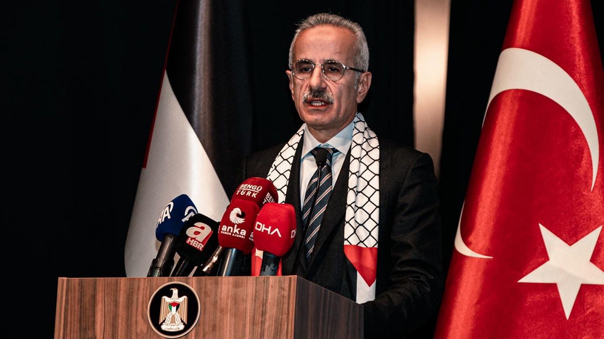 Bakan Uralolu: Gazze'ye 214 ton insani yardm malzemesi gnderildi