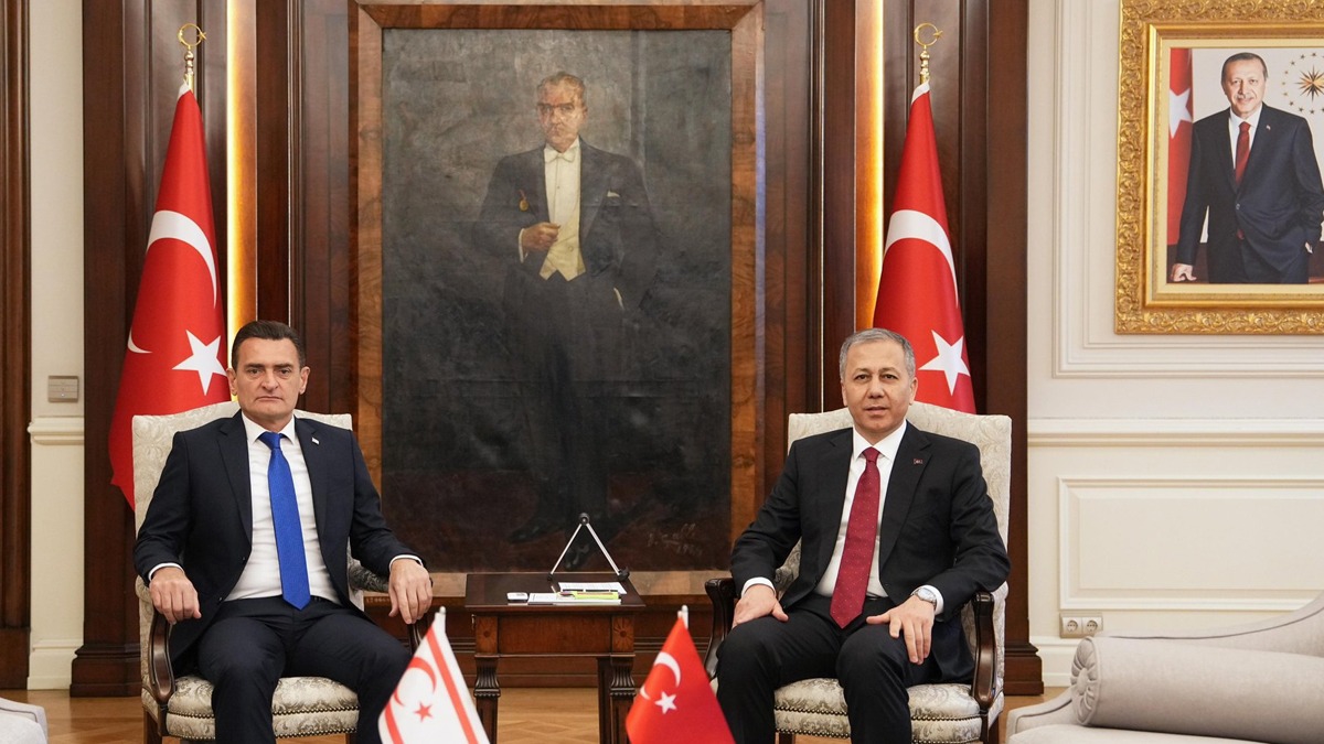 Bakan Yerlikaya, KKTC'li Bakan Ouz ile grt
