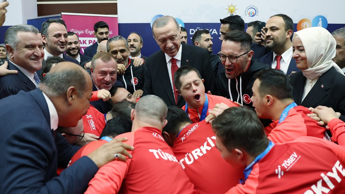 Bakan Erdoan, Down Sendromlu Futsal Milli Takm'n kabul etti