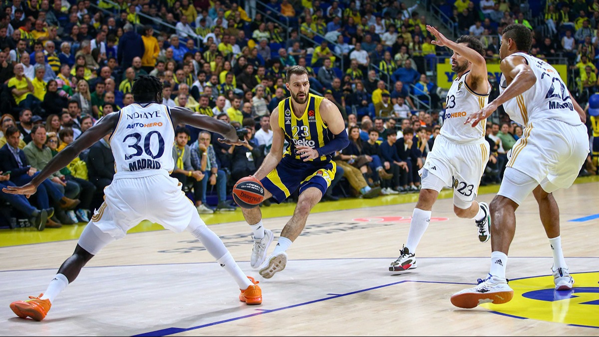 Fenerbahe Beko, Madrid karsnda geriden gelip kazand!