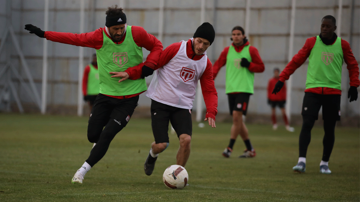 Sivasspor, rakibi Fenerbahe'ye hazrlanyor