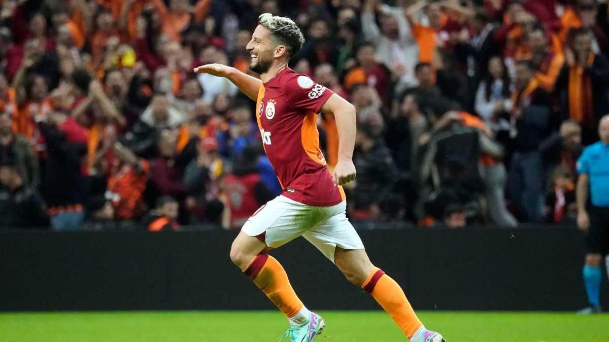 Belçika Teknik Direktörü Domenico Tedesco: Dries Mertens çok özel bir oyuncu