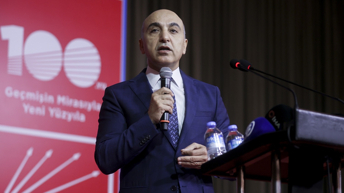 İmamoğlu'nu topa tuttu: Ablasıyla 'çak' yapıp sarıldıysa tabii ki kaçar
