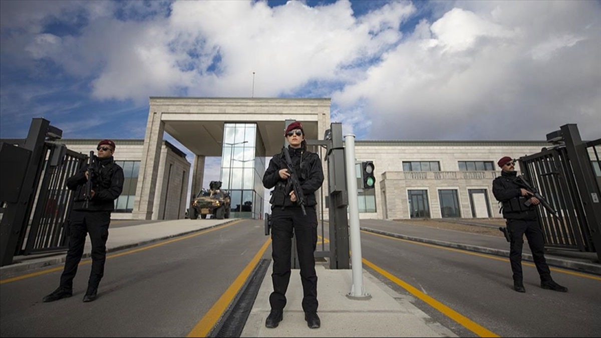 İtirafçı olan FETÖ'cü MİT'teki köstebeği ele verdi!