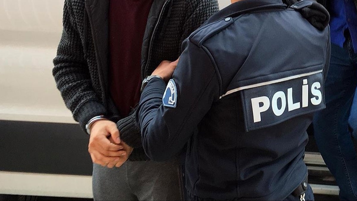 Aksaray'da, FET hkmls eski emniyet mdr ikametinde yakaland