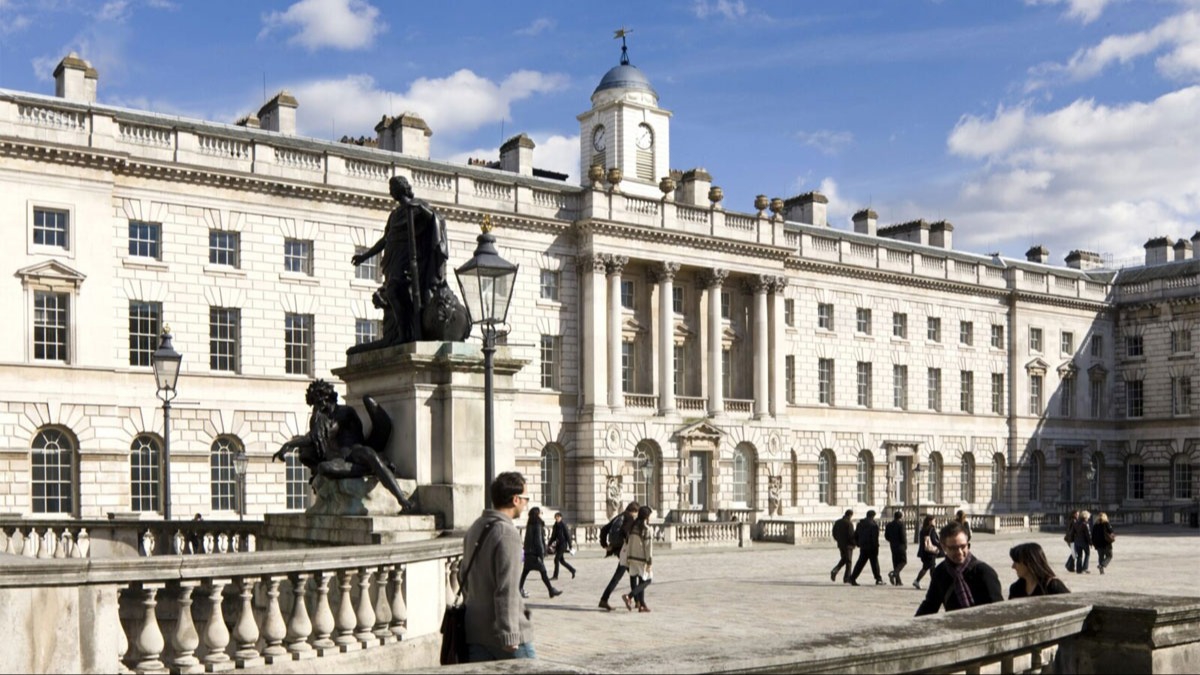 Kings College London'da Gazze'ye destek veren 3 temsilci grevden alnd