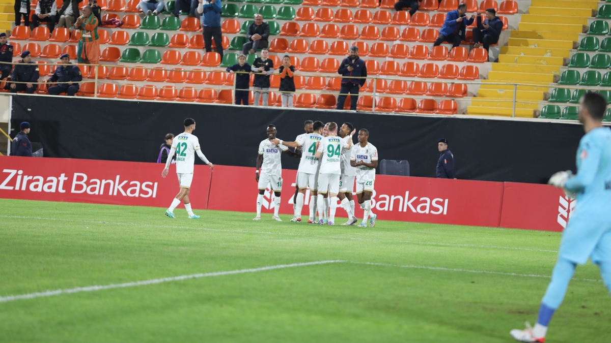 Balkovec att, Alanyaspor turlad