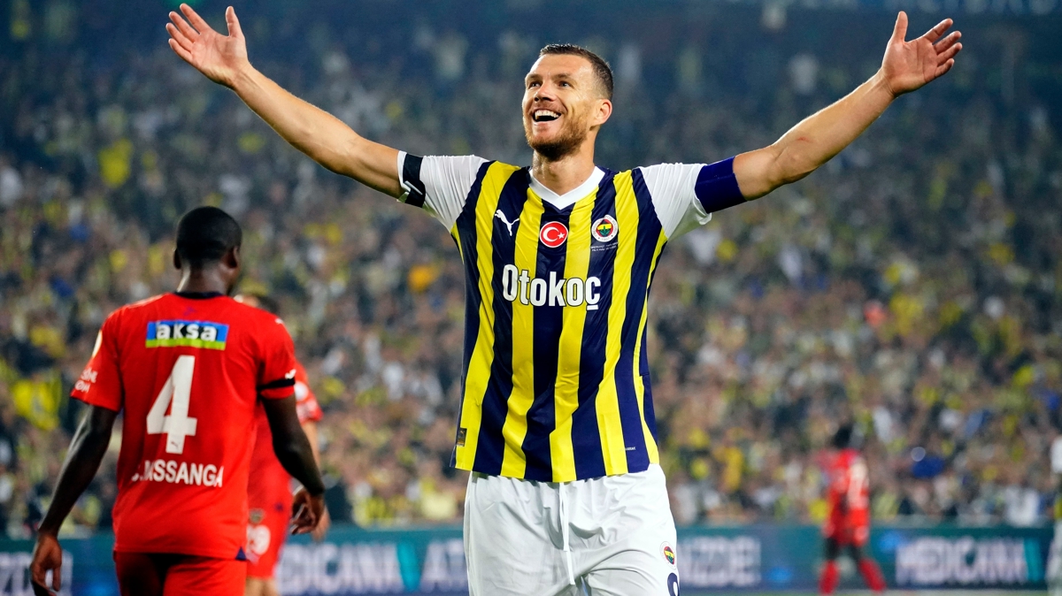 Fenerbahe'de Edin Dzeko, Beikta'ta Aboubakar 