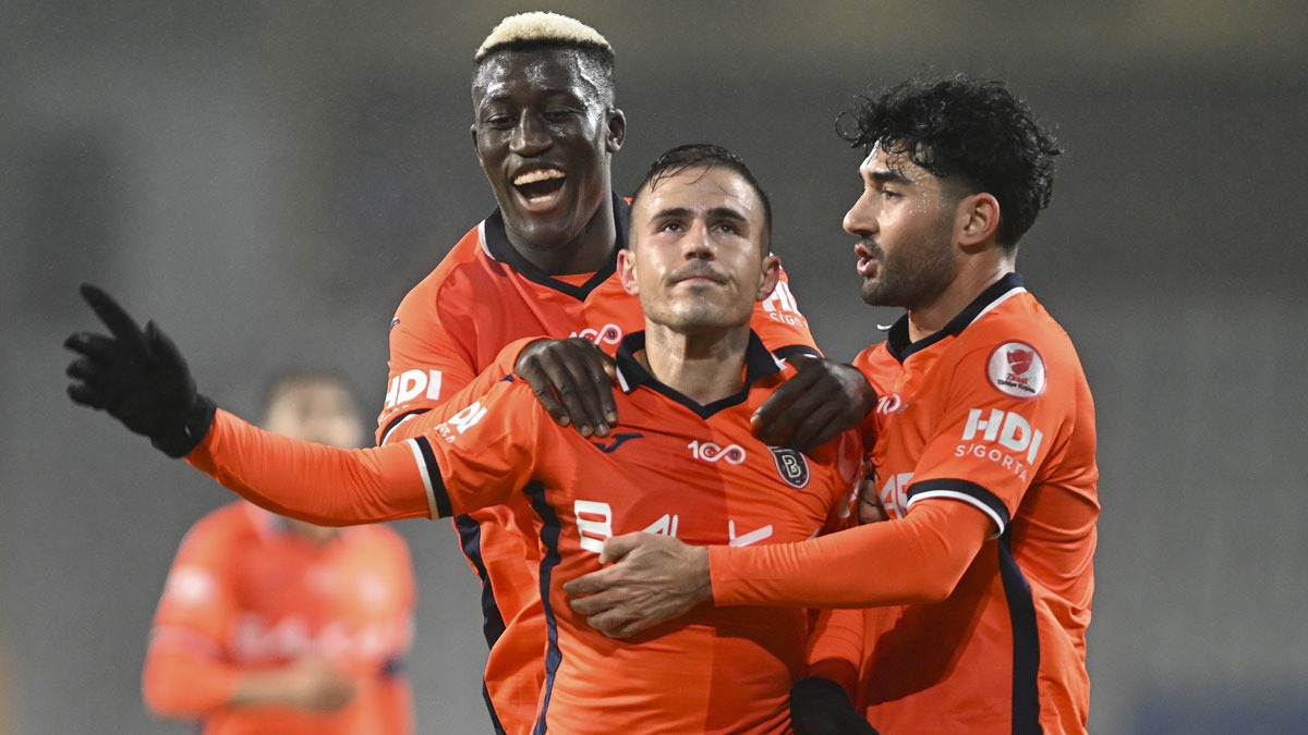 Başakşehir, kupada Şanlıurfaspor'u saf dışı bıraktı