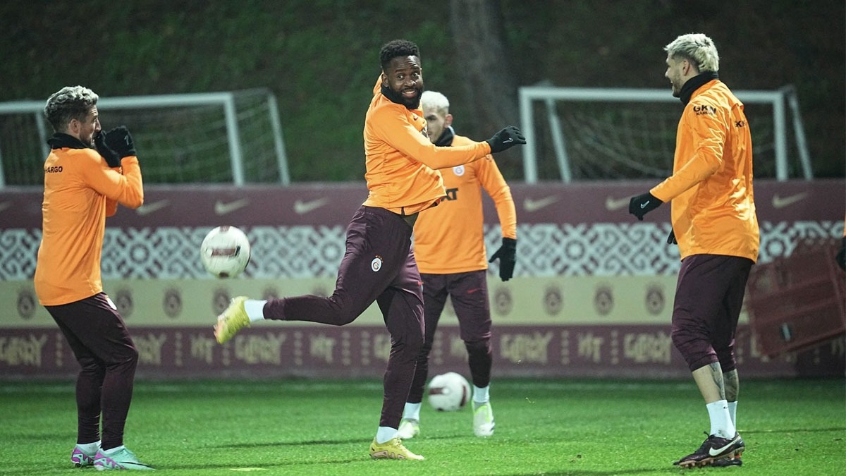 Galatasaray, Adana Demirspor mana hazr