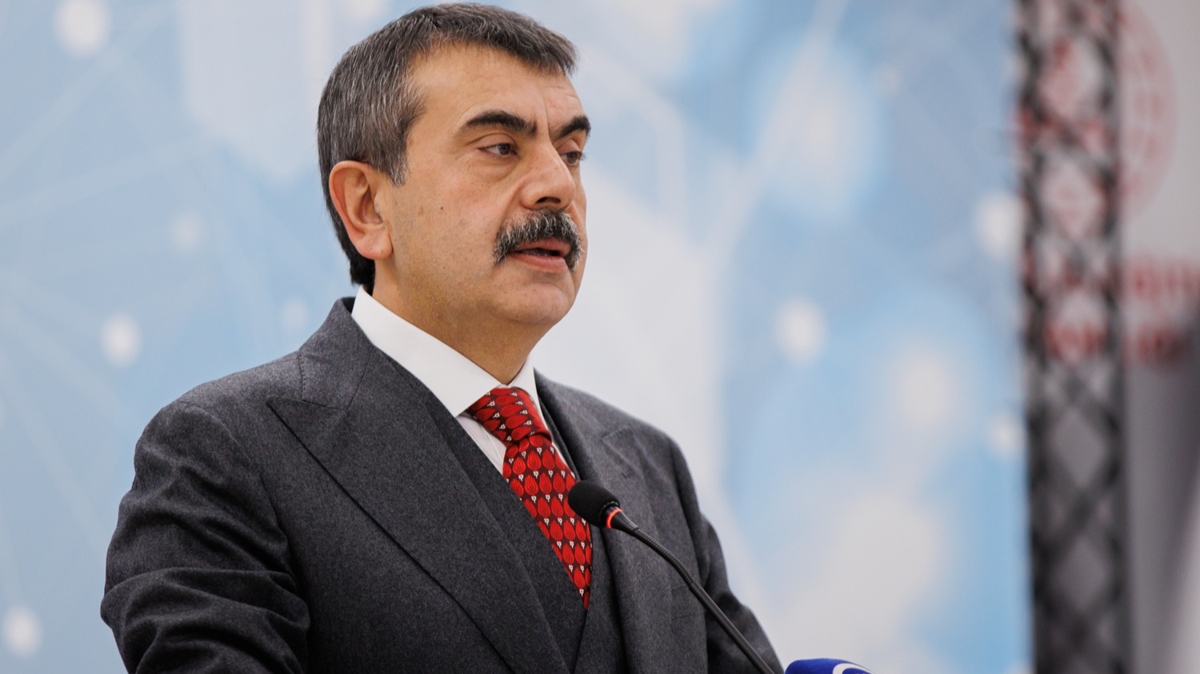 Milli Eitim Bakan Yusuf Tekin retmelerin ''alan deiiklii'' takvimini duyurdu