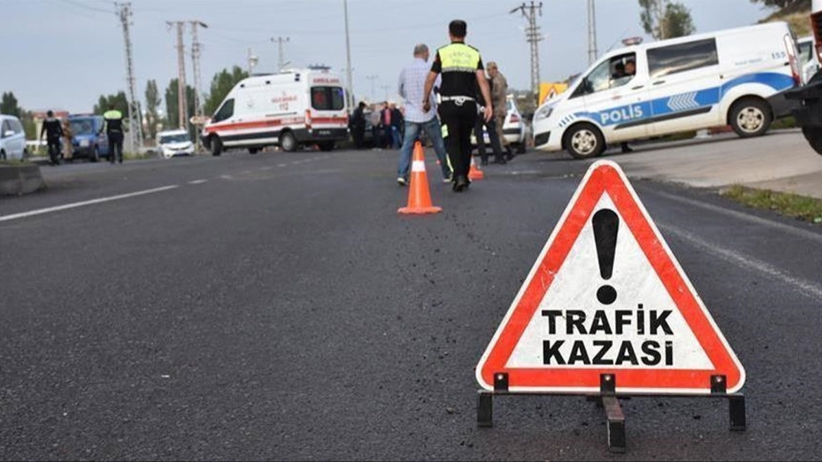 Yalova - zmit kara yolunda 6 aral zincirleme kaza 