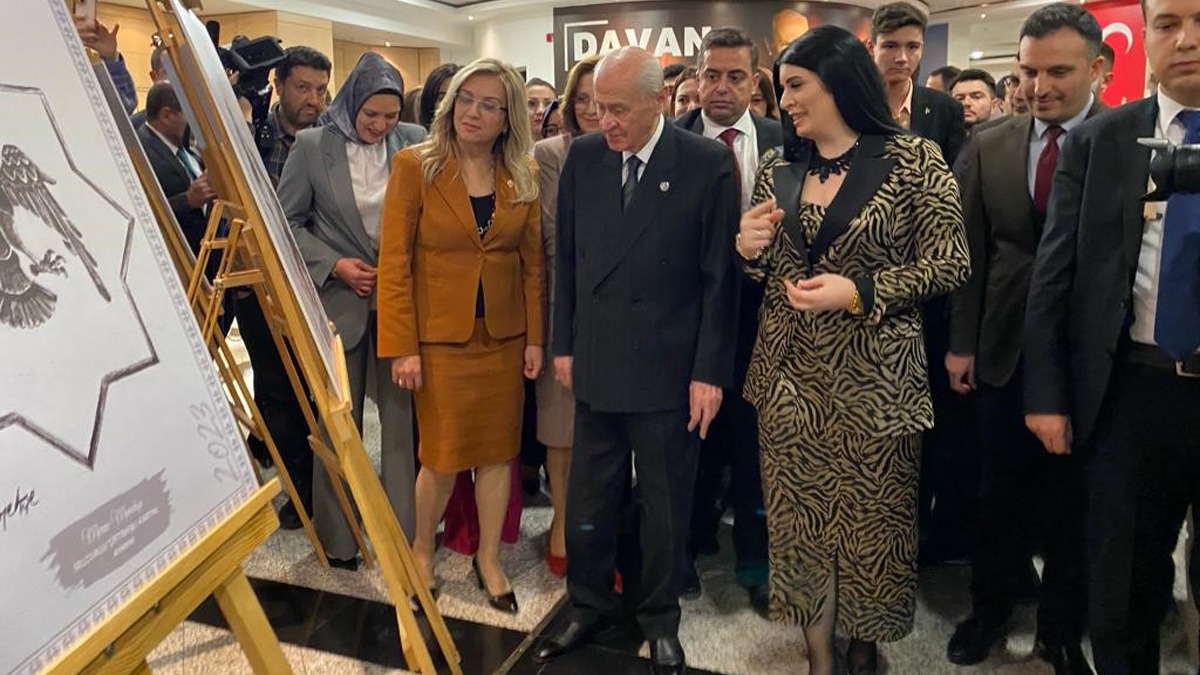 Baheli 'Yeni Yzyln Kara Kalem Sergisi'ne katld 