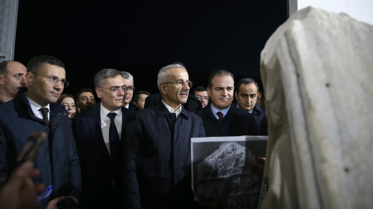 Bakan Uralolu, Stratonikeia Antik Kenti'ni ziyaret etti