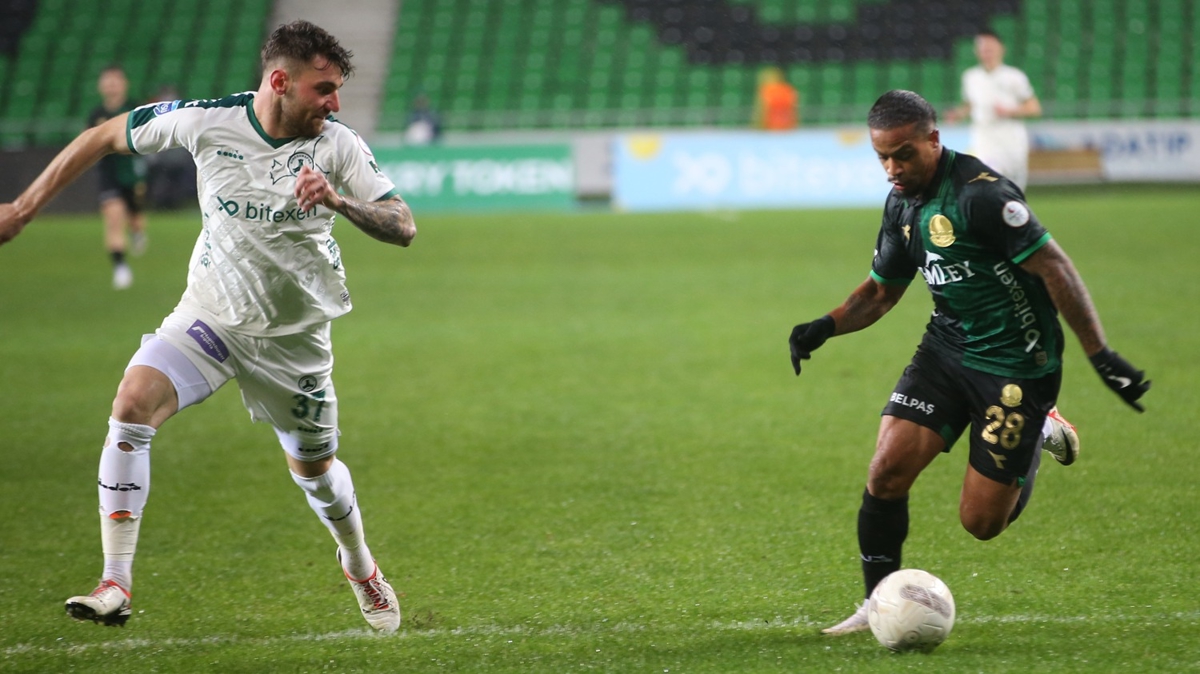 Sakaryaspor-Giresunspor mann ardndan aklamalar!