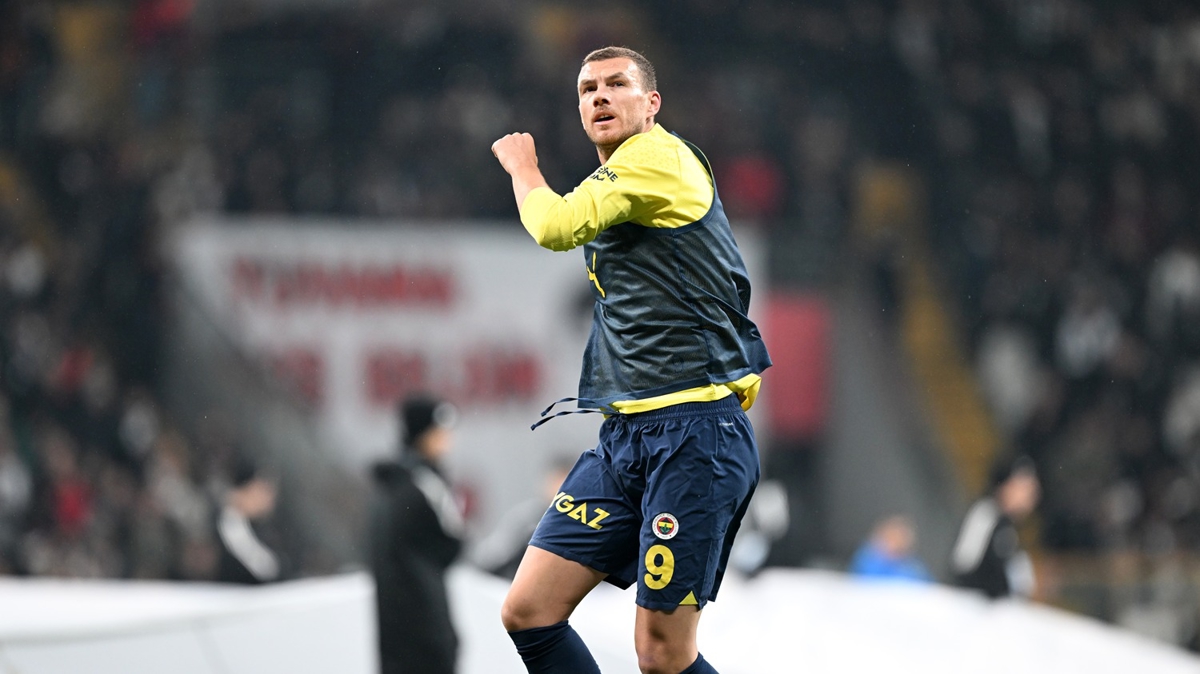 Edin Dzeko gol krallnda zirve yarn srdryor