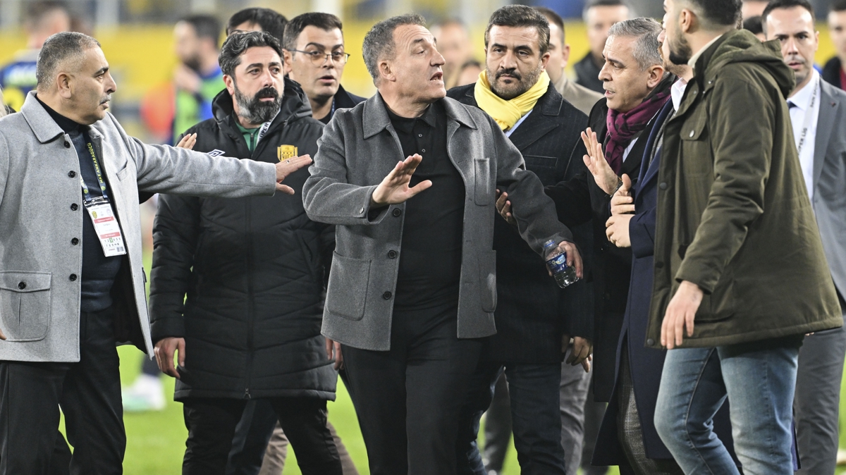 Halil Umut Meler'e saldr sonras 2 gzalt!