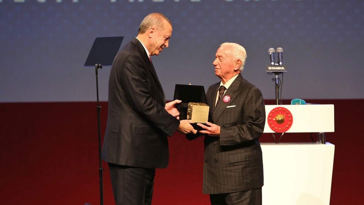 Necip Fazl Sayg dl sahiplerinden Prof. Dr. Nevzad Atl hayatn kaybetti