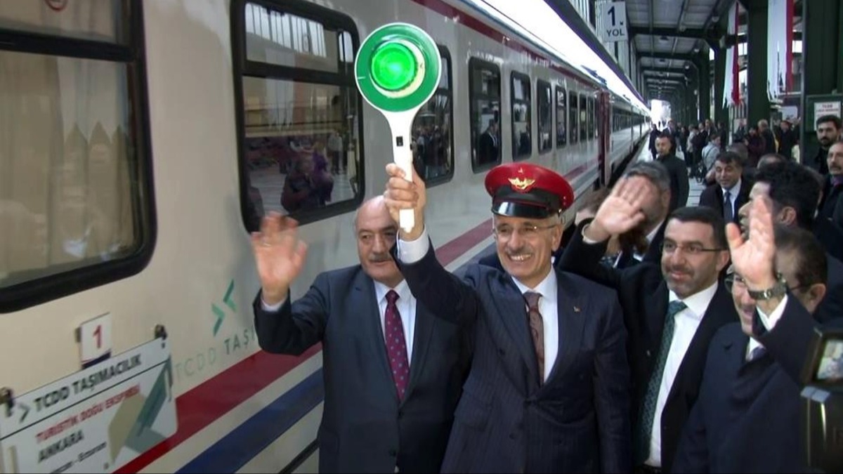 Turistik Dou Ekspresi yeni sezonun ilk yolculuuna balad  