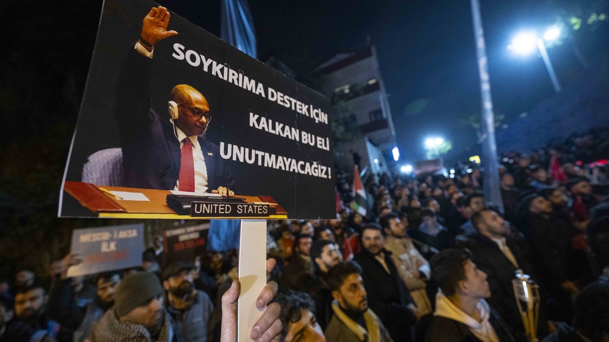 ABD'nin BMGK'de Gazze'de atekes tasarsn veto etmesine stanbul'da tepki gsterildi