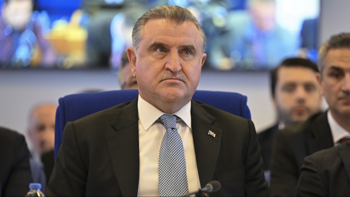Bakan Bak saldrya urayan Halil Umut Meler'i ziyaret etti
