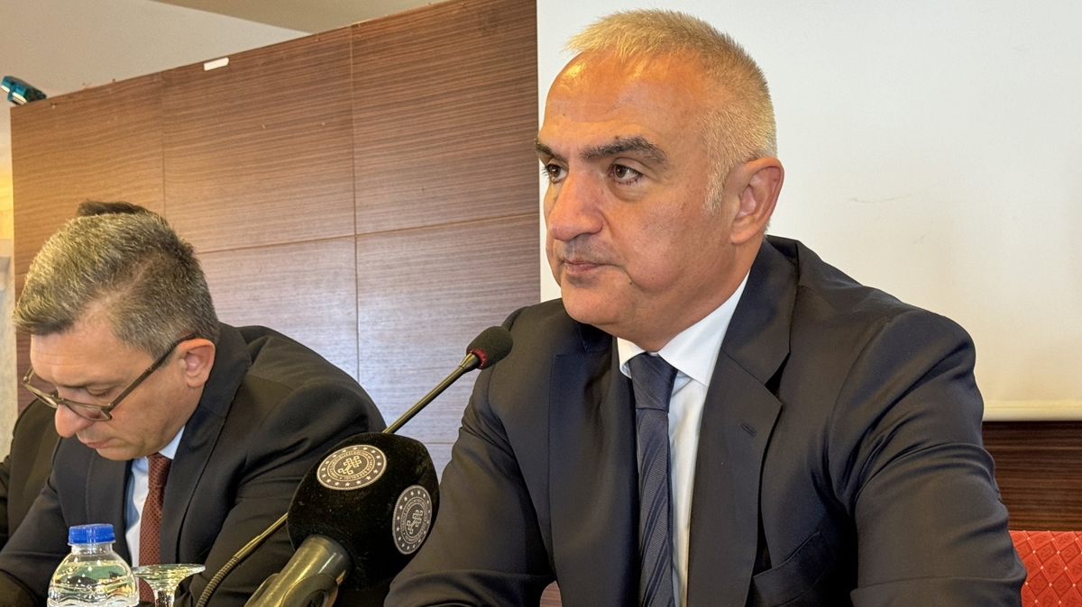Bakan Ersoy: Halk kltr zerine yaplan her alma ciddiyet ve hassasiyetle yrtlmeli