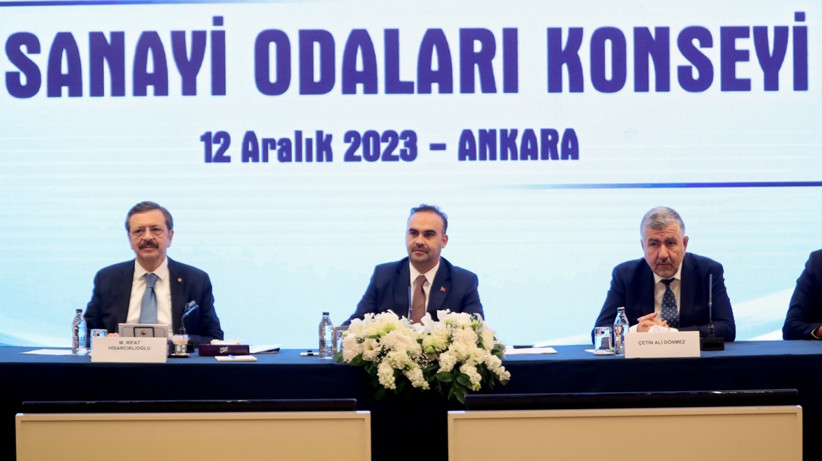 Bakan Kacr:  Sanayicilerimizin stratejik yatrmlarna can suyu olmay amalyoruz