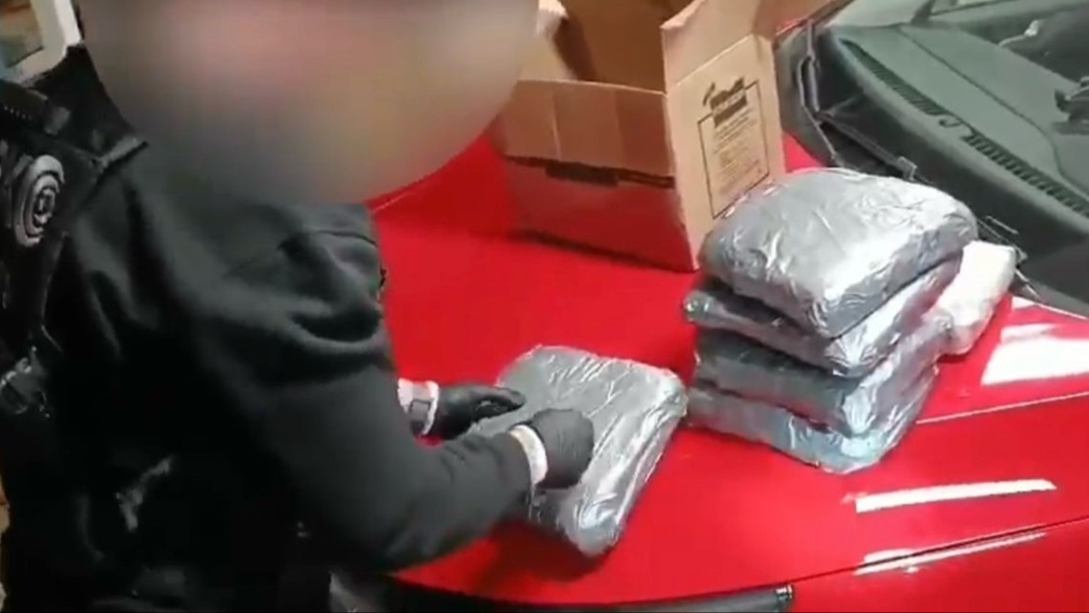 stanbul'dan getirilen 13 kilo uyuturucu Sakarya'da ele geirildi