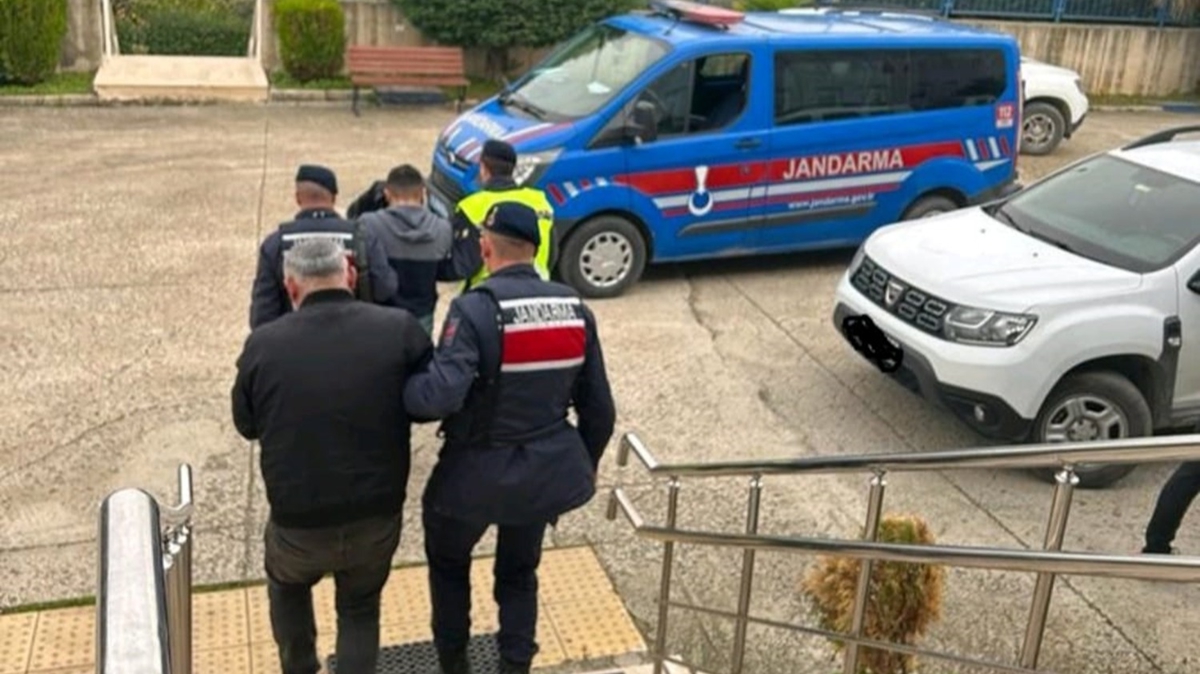 Sahte plakal minibsle hrszlk yapan 2 pheli gzaltna alnd