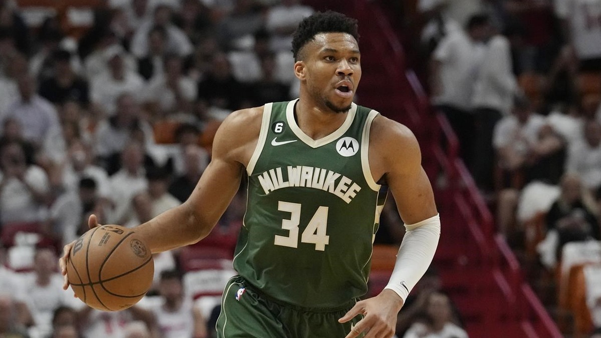 Antetokounmpo'nun kariyer rekoru krd mata Bucks kazand